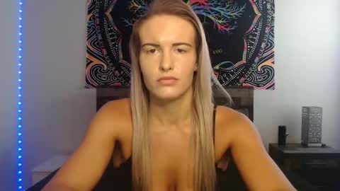 Snapshot of amber__xoxo chatting on October 5, 2025, 2:59 pm Amber online show from October 5, 2025, 2:59 pm