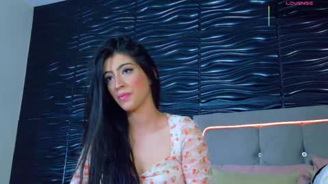 amber_bull online show from November 12, 2025, 12:27 pm