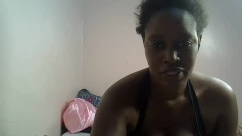 Snapshot of amber_cutie2 chatting on June 17, 2026, 11:23 am amber_cutie2 online show from June 17, 2026, 11:23 am