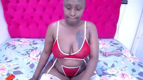 Snapshot of amberdiamondmmm chatting on October 22, 2025, 1:00 pm amberdiamondmmm online show from October 22, 2025, 1:00 pm