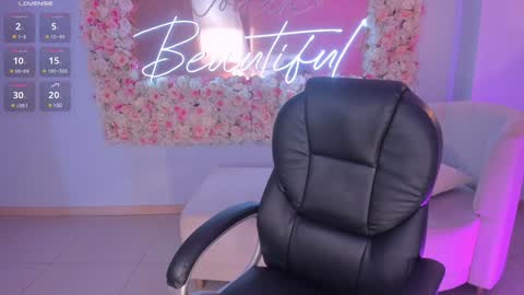 Amber  online show from December 21, 2024, 8:32 pm