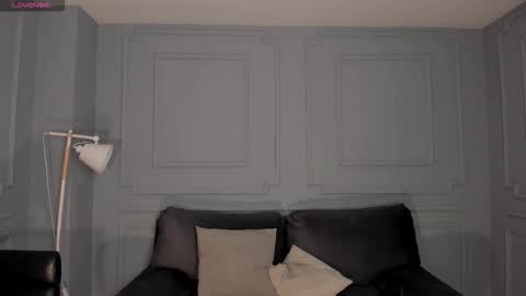 Amber Fox online show from December 1, 2025, 11:37 am