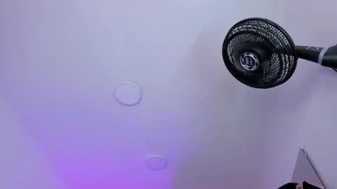 Amber  online show from October 30, 2025, 11:33 am