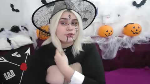 Amber online show from October 23, 2025, 2:11 am