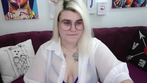 Amber online show from November 3, 2025, 3:19 am