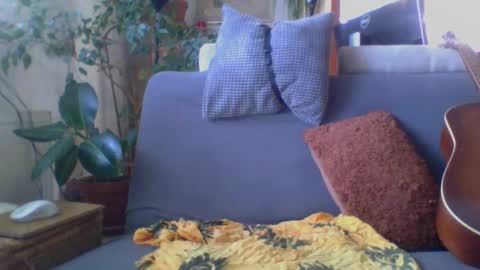 Amberr11 online show from February 4, 2025, 2:21 pm