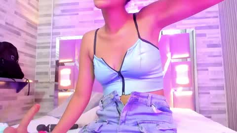 Snapshot of amberr_sweett chatting on May 7, 2026, 6:57 pm Amber online show from May 7, 2026, 6:57 pm