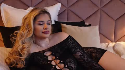 Amberseyes online show from February 11, 2025, 6:08 am