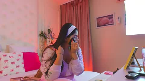 Amberseyes online show from March 28, 2026, 11:10 am