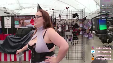 Snapshot of amberxoxhoney chatting on February 1, 2025, 8:26 pm Amber Honey online show from February 1, 2025, 8:26 pm