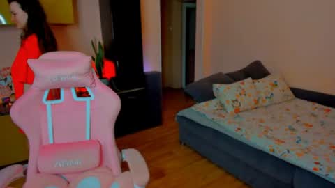 Snapshot of ameli_moon chatting on June 19, 2026, 12:20 pm Eileen online show from June 19, 2026, 12:20 pm