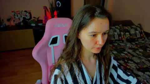 Snapshot of ameli_moon chatting on July 27, 2026, 4:47 pm Eileen online show from July 27, 2026, 4:47 pm