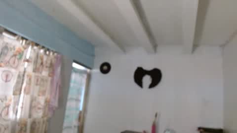 amelia  online show from November 25, 2025, 1:11 pm