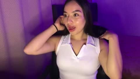 Snapshot of amelia___hall chatting on June 5, 2026, 5:07 pm Amelia online show from June 5, 2026, 5:07 pm