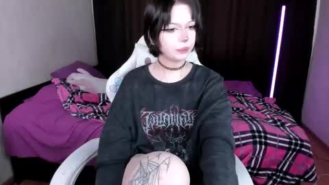 Amelia online show from September 17, 2025, 1:35 pm