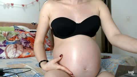 Snapshot of amelia_bella chatting on June 22, 2026, 2:35 am amelia online show from June 22, 2026, 2:35 am