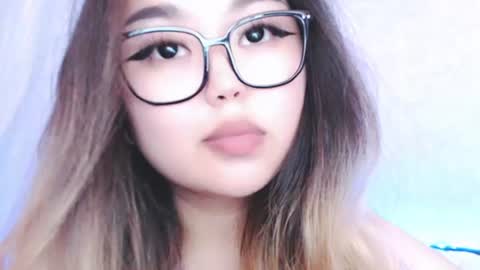Snapshot of amelia_sunlight chatting on July 18, 2026, 9:18 pm Amelia online show from July 18, 2026, 9:18 pm