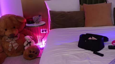 Amelia online show from February 17, 2026, 7:38 am