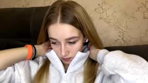 Catherine online show from November 3, 2025, 9:32 am