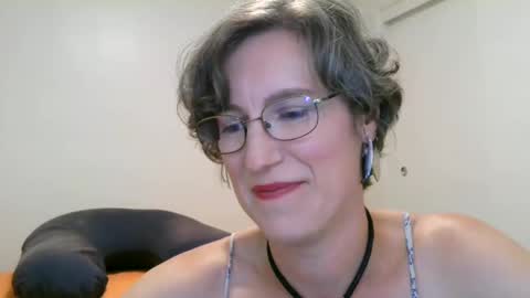 Ameliaishka online show from September 18, 2025, 4:03 am