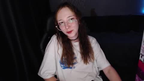 Snapshot of ameliakamishiro chatting on October 3, 2025, 5:32 pm Amelia online show from October 3, 2025, 5:32 pm