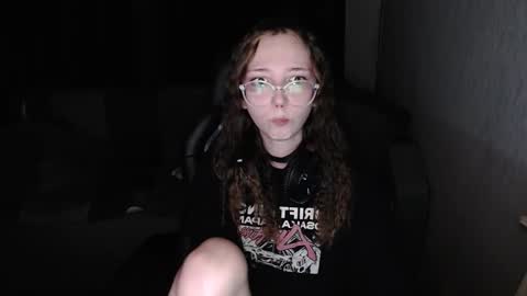 Snapshot of ameliakamishiro chatting on October 7, 2025, 8:17 pm Amelia online show from October 7, 2025, 8:17 pm