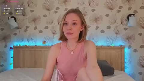 Snapshot of ameliamurrr chatting on November 8, 2025, 8:03 am Emmy online show from November 8, 2025, 8:03 am