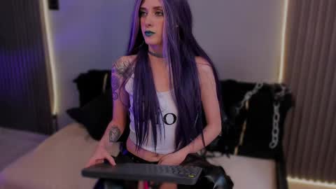Amelianaughty  online show from June 3, 2026, 4:23 pm