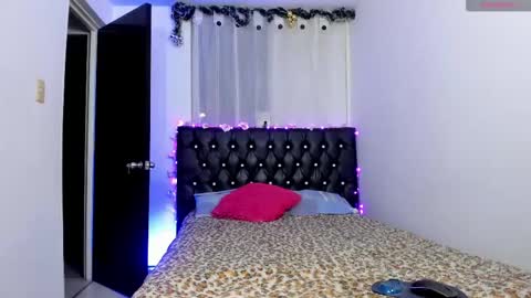 ameliasexdoll online show from March 12, 2025, 5:57 am