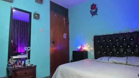 ameliasexdoll online show from November 28, 2025, 4:04 am