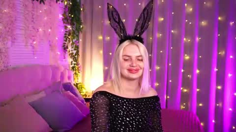 Snapshot of ameliawells chatting on June 19, 2026, 2:38 am Amelia online show from June 19, 2026, 2:38 am