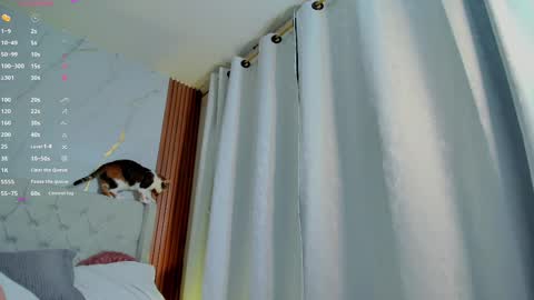 Alejandra  online show from February 28, 2025, 7:37 am