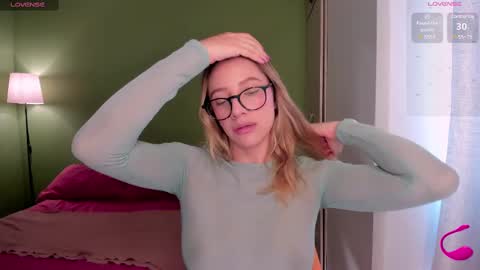 Amelie Graham online show from March 5, 2025, 7:06 pm