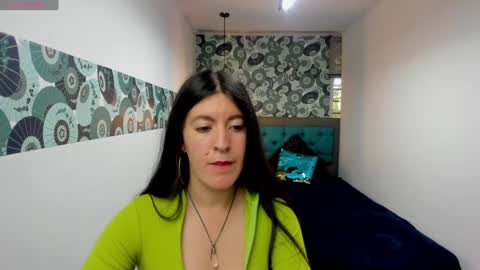 Snapshot of ameliegray chatting on January 18, 2025, 3:16 pm A M E L I E online show from January 18, 2025, 3:16 pm