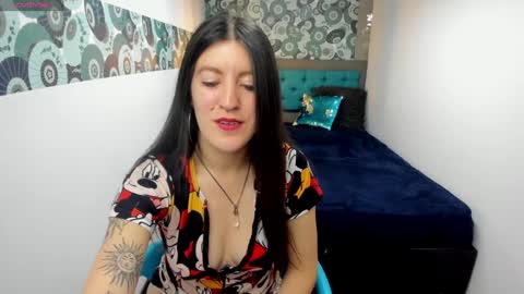 Snapshot of ameliegray chatting on January 23, 2025, 12:30 pm A M E L I E online show from January 23, 2025, 12:30 pm