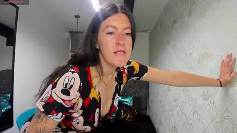 Snapshot of ameliegray chatting on March 5, 2025, 6:34 pm A M E L I E online show from March 5, 2025, 6:34 pm