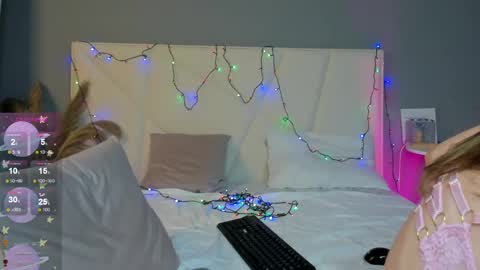 Ameliia castro online show from December 5, 2024, 9:17 am