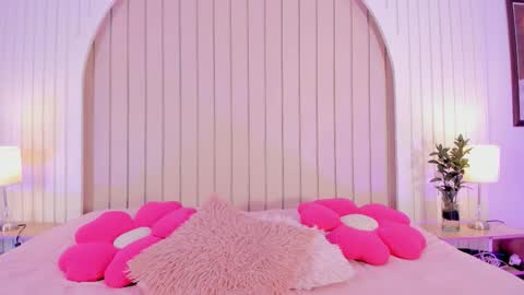 Amelia online show from February 21, 2026, 9:05 pm