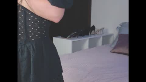 amelinamersi online show from October 20, 2025, 4:18 pm