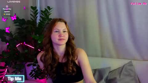 AmeliRoyse online show from November 21, 2025, 5:11 pm