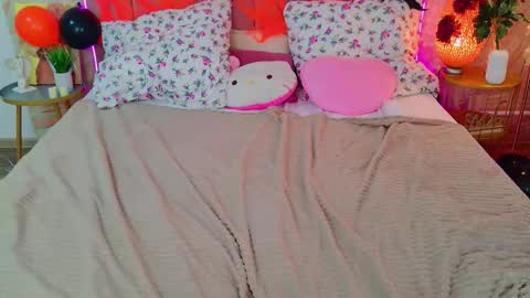 ameliwhitey online show from October 25, 2025, 1:18 pm