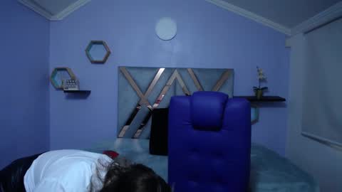 Amell Thomson online show from December 18, 2024, 11:13 am