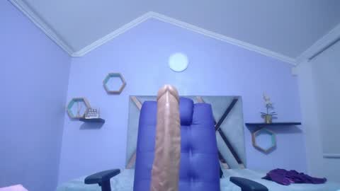 Amell Thomson online show from December 23, 2024, 2:28 pm