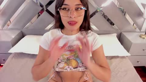 amelli_colette online show from October 2, 2025, 1:07 pm