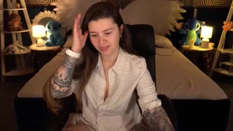 amellymillyy online show from November 9, 2025, 12:58 pm