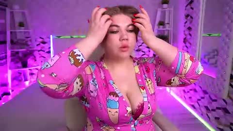 Snapshot of amellywhite chatting on June 10, 2026, 1:32 pm Alina online show from June 10, 2026, 1:32 pm