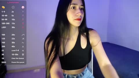 Snapshot of amelycaro chatting on December 8, 2024, 5:29 am Amely online show from December 8, 2024, 5:29 am