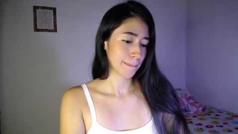 Snapshot of amelycaro chatting on December 26, 2024, 5:15 am Amely online show from December 26, 2024, 5:15 am