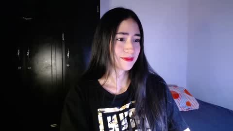 Snapshot of amelycaro chatting on January 3, 2025, 5:06 am Amely online show from January 3, 2025, 5:06 am