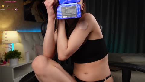 Snapshot of amelyxxx chatting on January 31, 2025, 4:14 am Amy online show from January 31, 2025, 4:14 am